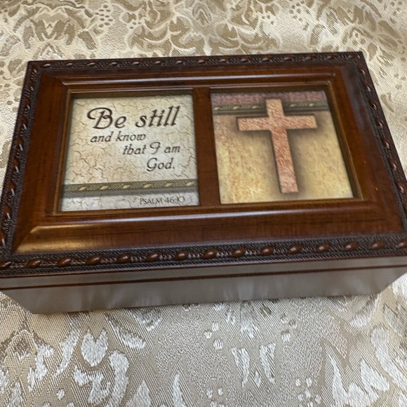 Religious Keepsake Music Box - Picture 3 of 8